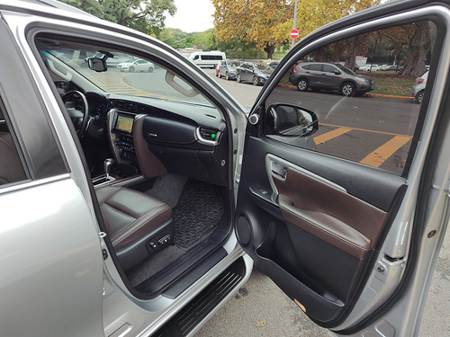 Imagen 20 de 20 de Toyota Sw4 2018 Srx 4x4 At 7 Asientos Hilux Abasto Motors