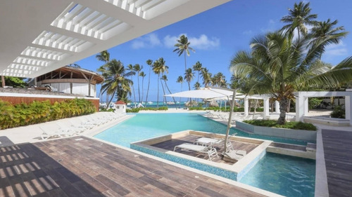 Vistas Al Mar Y Comodidad: Apartamento De 2 Habitaciones Entre Hoteles Y Restaurantes Exclusivos