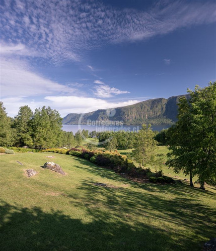 Ug Sitio Con Vista A Lago Colico