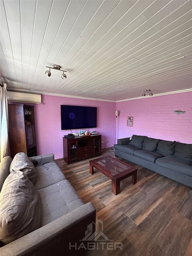 Casa En Venta De 4 Dorm. En Curicó