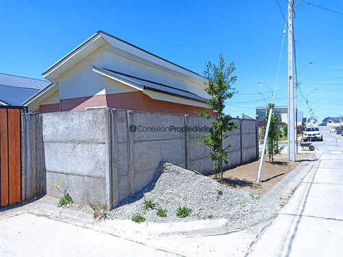 Arriendo Casa Anual De 3 Dorm. Y 1 Baño En Frutillar