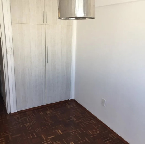 Alquiler Pocitos, 2 Dormitorios, 2 Baños, Piso Alto, Porteri