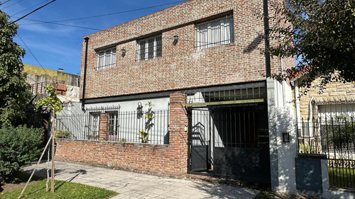 Casa En Venta En Haedo