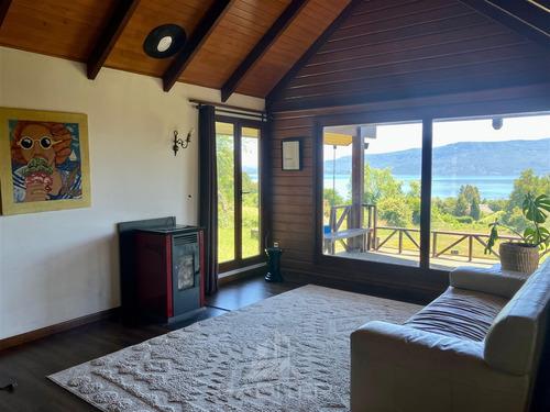 Casa En Arriendo De 6 Dorm. En Pucón