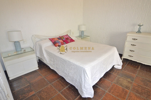 Mansa, 5 Dorm Y Dependencia Con Piscina- Ref: 3647