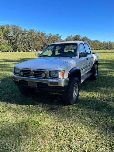 Toyota Hilux 2.8 D/cab 4x4 D Sr5