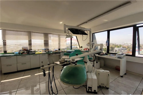 Se Vende Amplia  Y Luminosa Oficina 