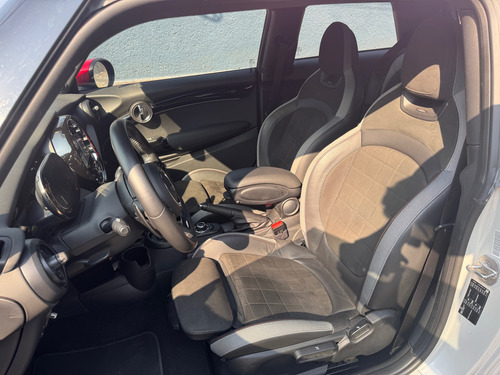 Mini John Cooper Works 2.0 Hot Chilli At