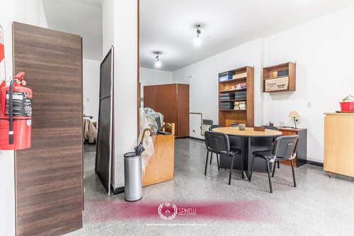 Local · 98m² · Oportunidad Inversión Apto Todo Rubro A Metros Avenida Entre Ríos