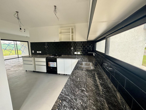 Venta De Casa 4 Ambientes San Sebastian Area 13 Ddb