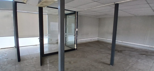Excelente Local Comercial 654 M2 En Privilegiada Esquina