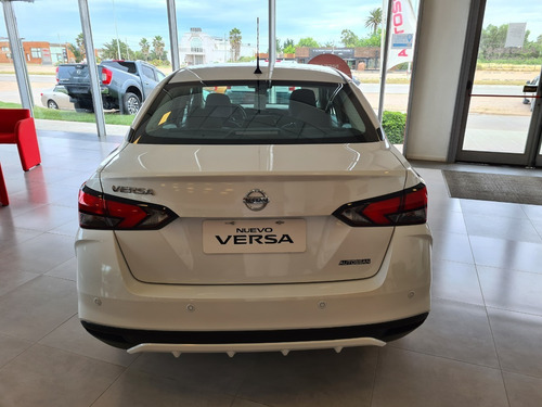 Imagen 3 de 9 de Nissan Versa Sense Mt En Stock Y A Un Precio Increible!