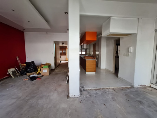 Imagen 8 de 26 de Floresta , Miramar 4200, Casa De 4 Ambientes Para Refaccionar 165 M2 Cub. Fondo Atras