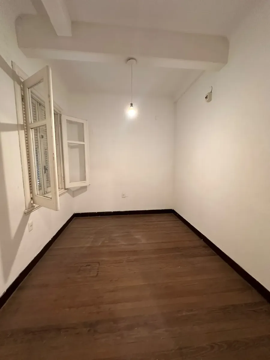 Buen Apartamento De 3 Dormitorios En El Centro · Foto 4