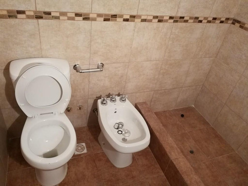 Depto En Duplex. 2 Amb. C/coch. Cub - Venta