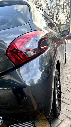 Imagen 5 de 15 de Peugeot 208 2018 1.6 Allure