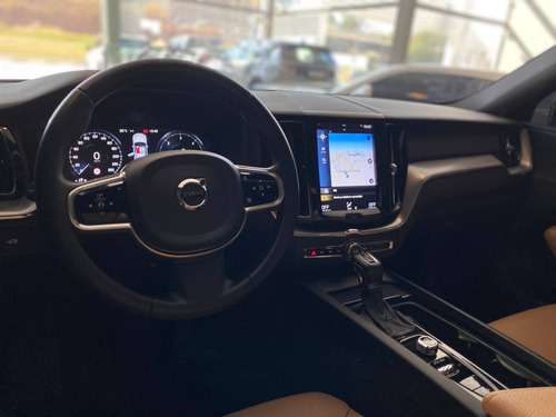 Imagem 14 de 15 de Volvo Xc60 2.0 D5 Diesel Momentum Awd Geartronic