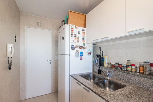 Hermoso 2 Amb. Piso Alto. Increíble Vista. Reciclado A Nuevo. Virrey Arredondo 2500