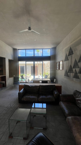 Casa En Venta A Unas Cuadras Del Parque De La Plancha Merida Yucatan