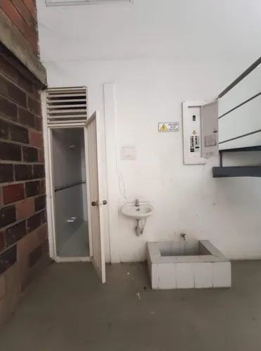 Bodega En Arriendo En Once De Noviembre. Cod A24004