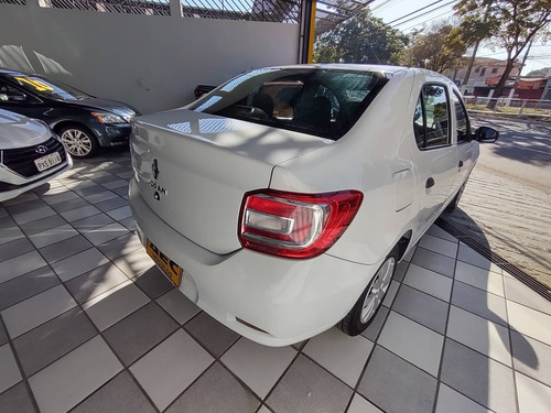 Imagem 6 de 11 de Renault Logan 1.0 12v Sce Flex Life Manual