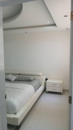 Imagen 9 de 30 de Apartamento En Arivana Plaza