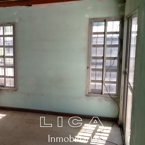 Imagen 12 de 15 de Casa En Venta Sobre Calle C. Escalada 3271 De La Ciudad De San Lorenzo, A 40 Metros De La Rn11