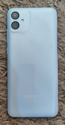 Samsung Galaxy A04e, 64 Gb De Memoria Y 3+4 Gb Ram, Libre Para Cualquier Compañía, Funciona Todo Bien, Estética Bastante Aceptable Azul Claro (Usado)