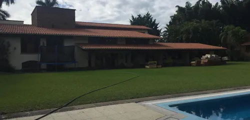 La Casa De Los Apantles