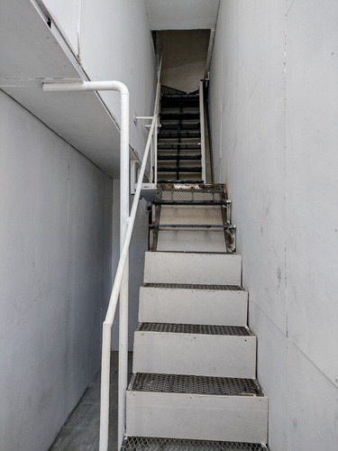 Oficinas En Liniers Con Multiples Salones Con Patio