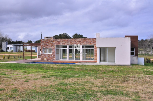 Casa En Barrio Privado **************financiado Hasta En 36 Cuotas Entregando 50% Contado -ref:4197