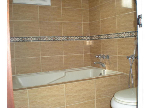 Imagen 6 de 14 de Ramiro E. Ruiz Vende Apto En El Rosal Mls #20-13858