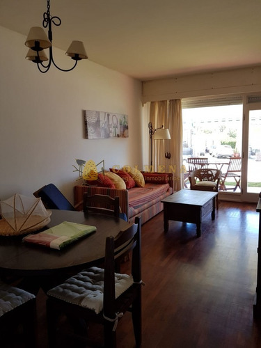 Apartamento En Pleno Corazon De La Peninsula De 1 Dor 2 Baños Y Garaje. Y Super Luminoso- Consulte!!!!!!!!!-ref:2418