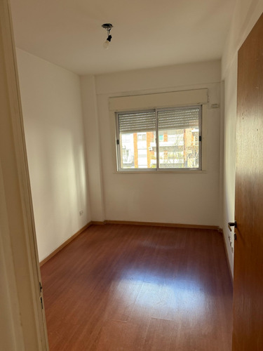 Piso 4 Ambientes Con Cochera, Dependencia De Servicio, Suite