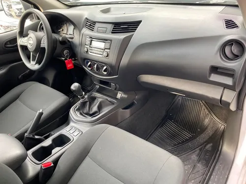 Nissan NP300 2.5 Pick Up AC Mt
