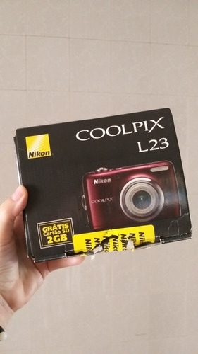 Câmera Digital Nikon Coolpix L23 Semi Nova Vermelha Completa
