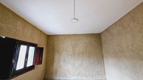 Casa De 3 Dormitorios Y Terreno. Muy Buena Propiedad Céntrica De Múltiples Aplicaciones. Las Piedras En Venta