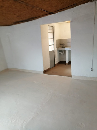 Monoambienbte En Avellaneda Y Felix Laborde Con Patio - Anda