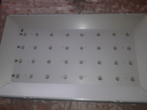 Imagen 4 de 7 de Tv Samsung Para Repuesto Modelo Un32eh4000g Pantalla Partida