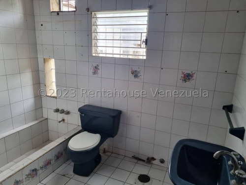 Local Comercial En Venta En Nueva Segovia Barquisimeto Lara -- %%m-c-t%% Cod. 24 Guion 3 7 5 9