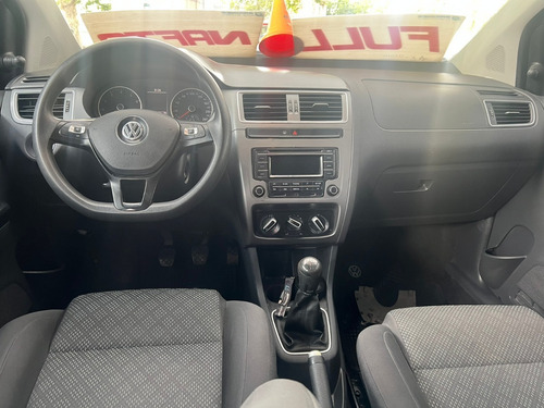 Imagen 8 de 8 de Volkswagen Suran 1.6 5d 060 2015