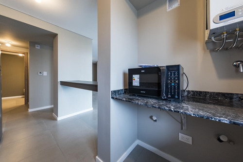 Venta Departamento Semi Piso, Gni Cardinales De Cofico, 3 Dormitorios Y 3 Baños.