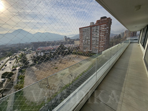 Arriendo Depto. 3d, 3b, 2 E Y 1 Bod, 162m2 Alto Las Condes.