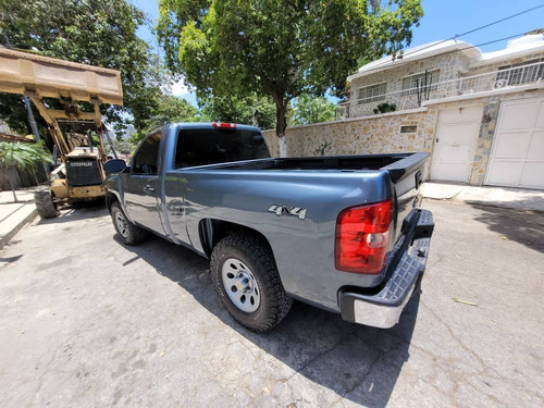 Imagen 3 de 7 de Chevrolet Silverado Ls Automatica 4x4