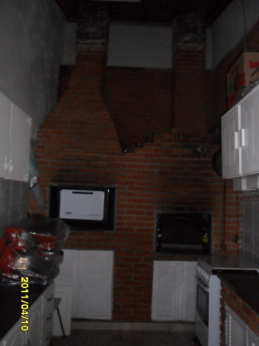 Imagem 11 de 14 de Casa 4 Qtos Sendo 2 Suites, Sala 2 Ambientes, Copa-cozinha Ampla, Ampla Garagem Para 5 Carros, Área De Lazer Coberta Com Churrasqueira E Forno. Prox Praia E Comércios - Vl Caiçara $ 535.mil