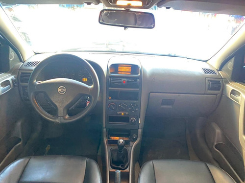 Imagem 6 de 11 de Chevrolet Astra Sedan 2.0 16v Gasolina Manual