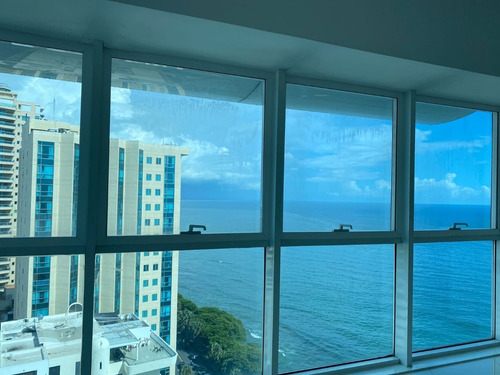 Alquiler Apartamento De 3 Habitaciones Con Piscina, Frente Al Malecón, Santo Domingo