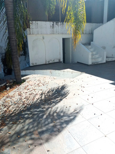 Amplia Residencia En Bugambilias