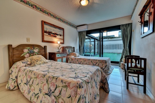 Amplio Apartamento Frente Al Puerto De Punta Del Este!!-ref:561