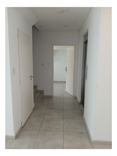 Reservado! Alquiler Departamento 2 Ambientes En Planta Baja Muy Luminoso Con Pequeño Espacio Verde Propio